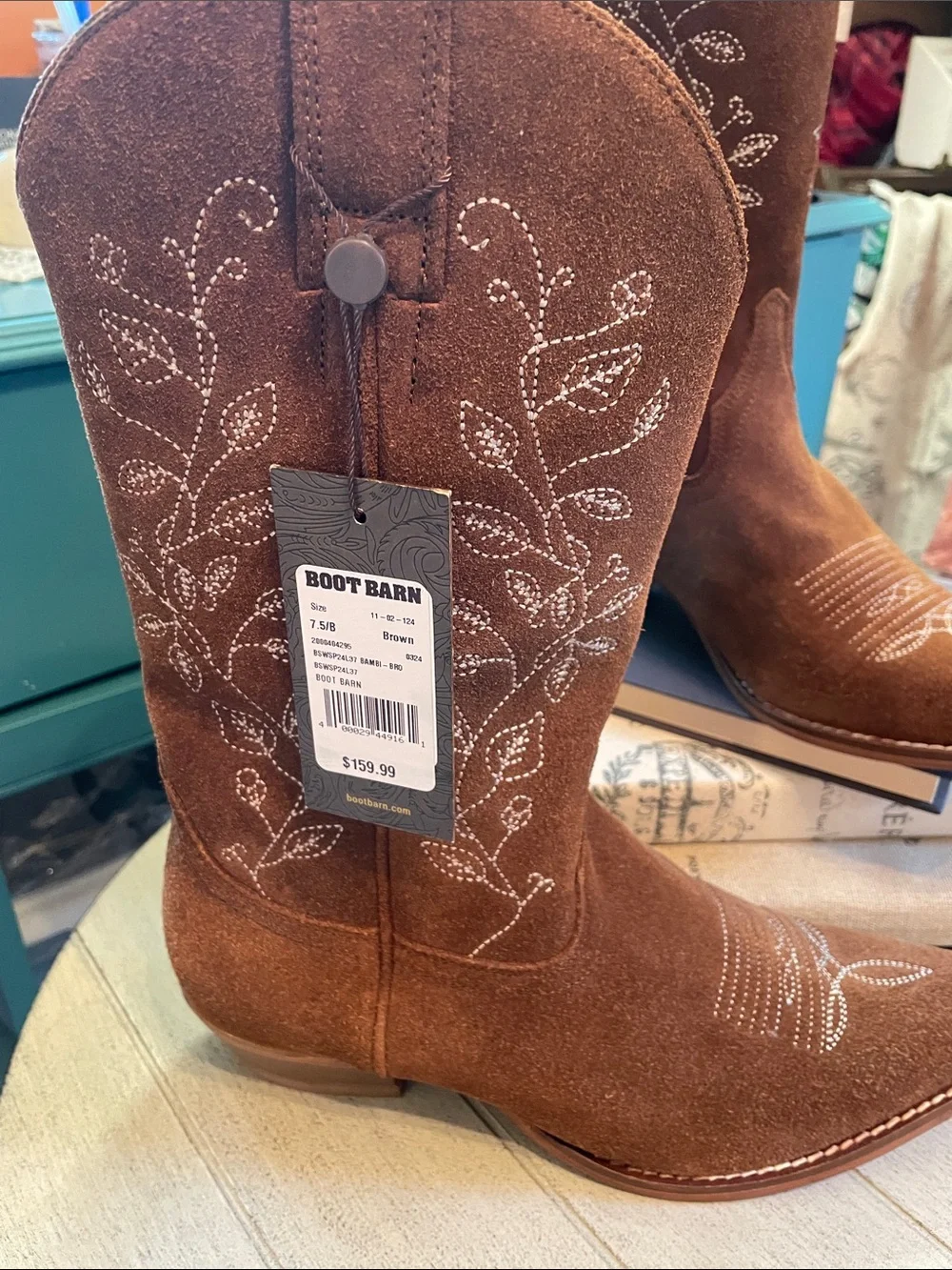 Shyanne Brown Suede Western Cowboy Boots - Stylish Embroidered Design 7.5 M